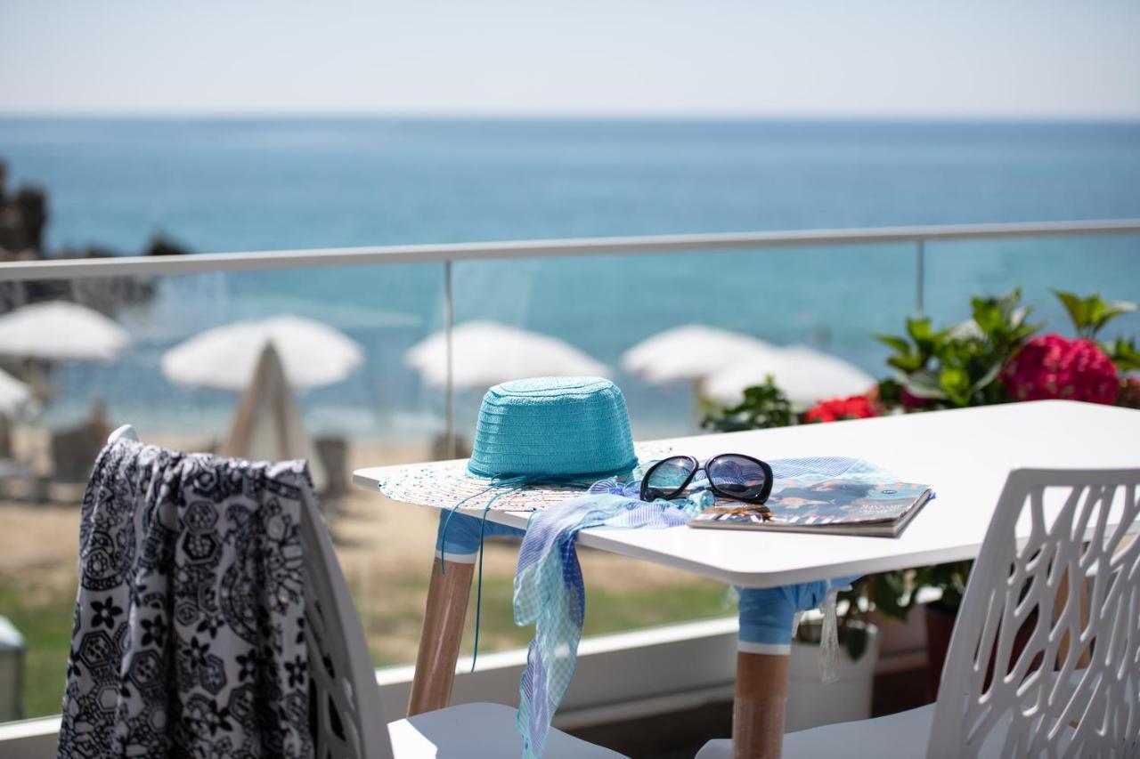 Almare Seaside Studios & Suites - Sarti Sithonia Buitenkant foto