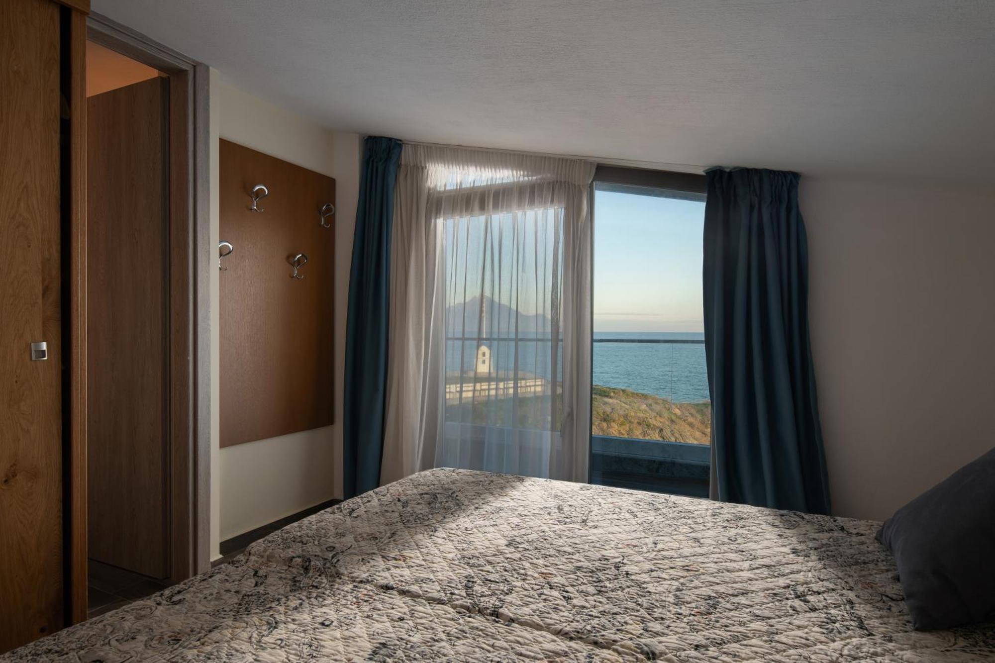 Almare Seaside Studios & Suites - Sarti Sithonia Buitenkant foto